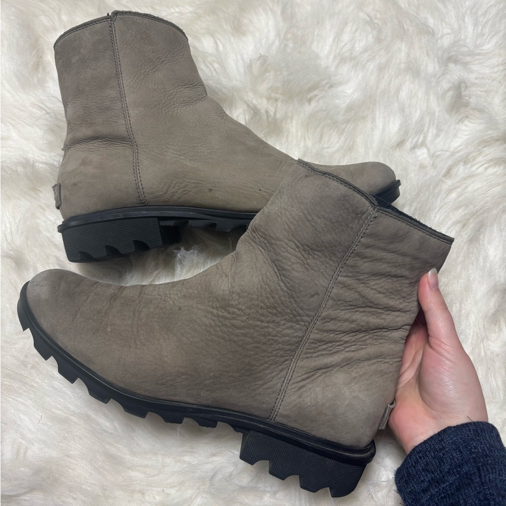 Sorel “Phoenix” Waterproof Leather Zip Up Booties in Gray/Tan size Women’s 10.5